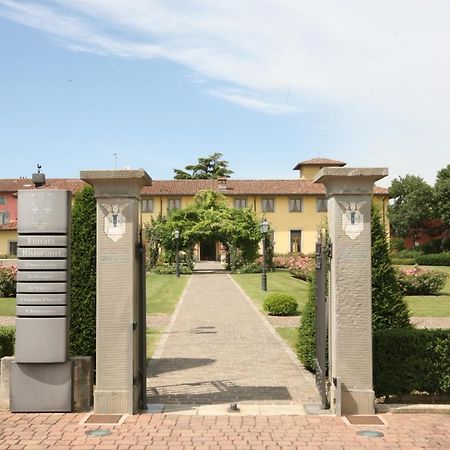 Bes Hotel Bergamo Cologno Al Serio Exterior foto