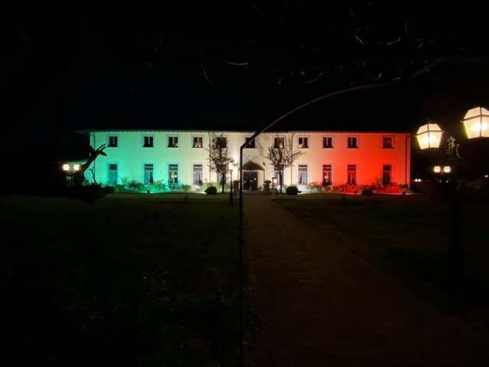 Bes Hotel Bergamo Cologno Al Serio Exterior foto
