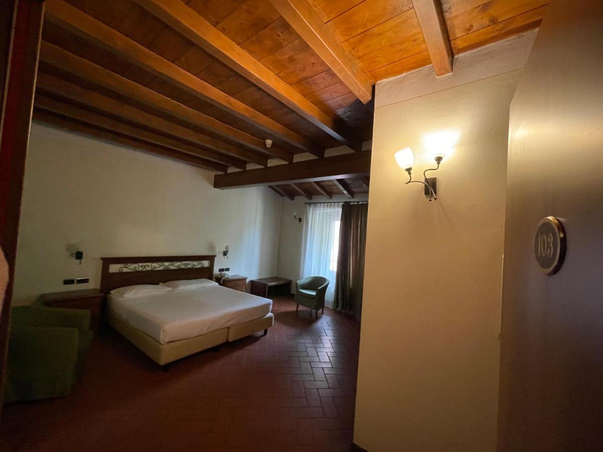Bes Hotel Bergamo Cologno Al Serio Exterior foto