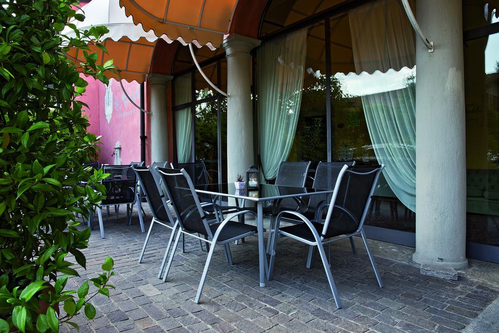 Bes Hotel Bergamo Cologno Al Serio Exterior foto