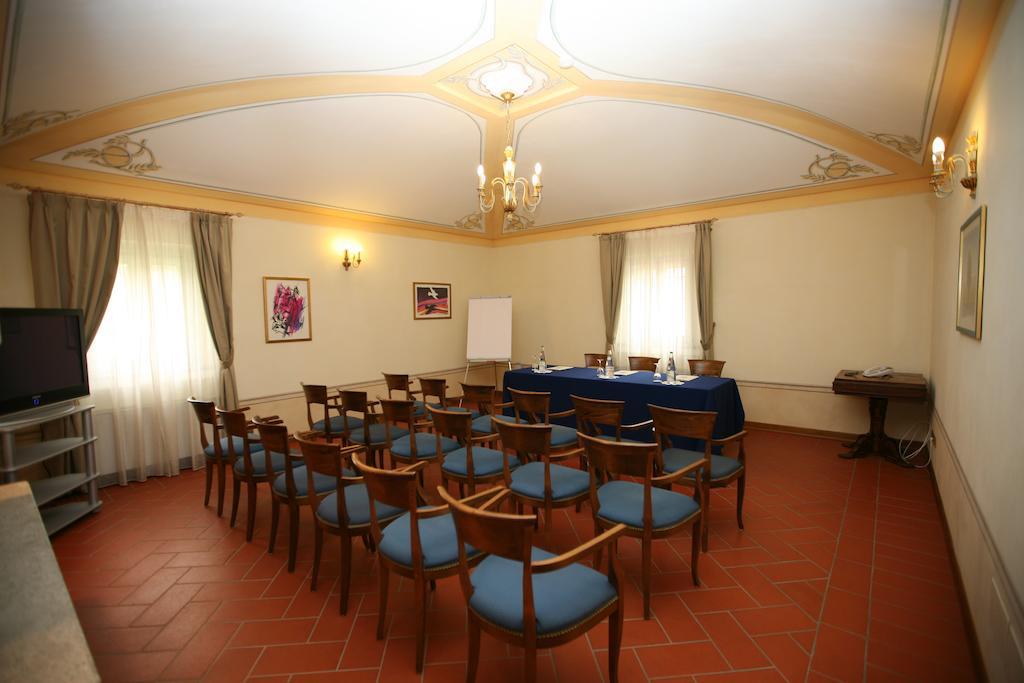 Bes Hotel Bergamo Cologno Al Serio Exterior foto