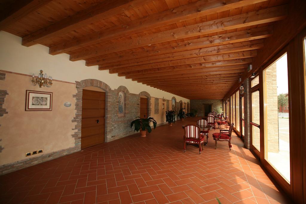 Bes Hotel Bergamo Cologno Al Serio Exterior foto