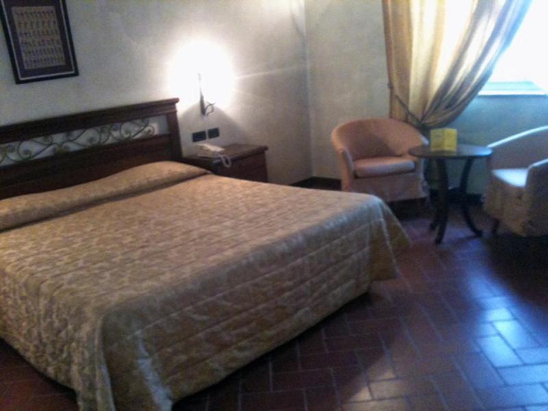 Bes Hotel Bergamo Cologno Al Serio Cameră foto